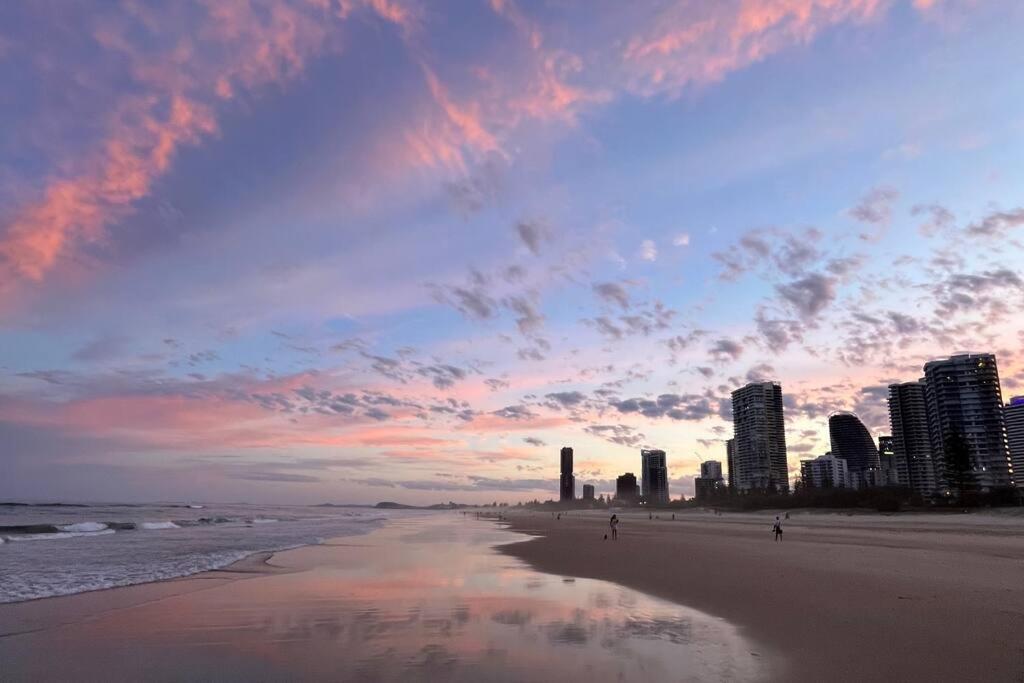 Private Sky Terrace Classic Penthouse 2 Car Parks Apartment Gold Coast Exterior photo