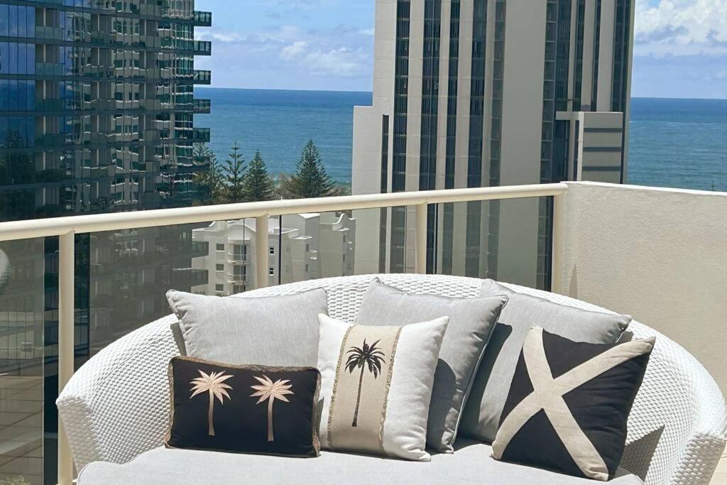 Private Sky Terrace Classic Penthouse 2 Car Parks Apartment Gold Coast Exterior photo