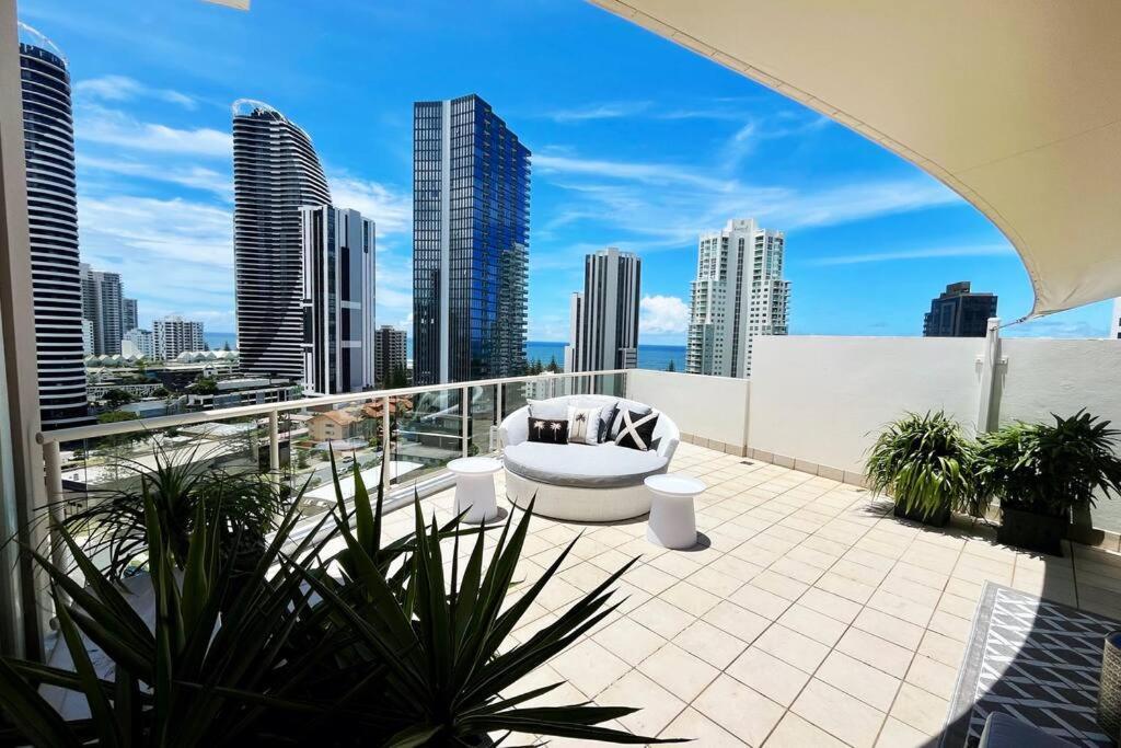 Private Sky Terrace Classic Penthouse 2 Car Parks Apartment Gold Coast Exterior photo